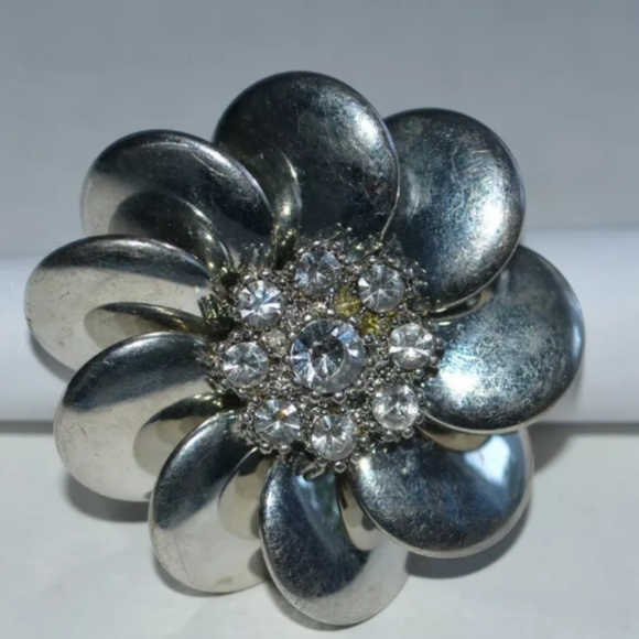 Fashion Ring One Size Silver with Rhinestone - Picture 2 of 3